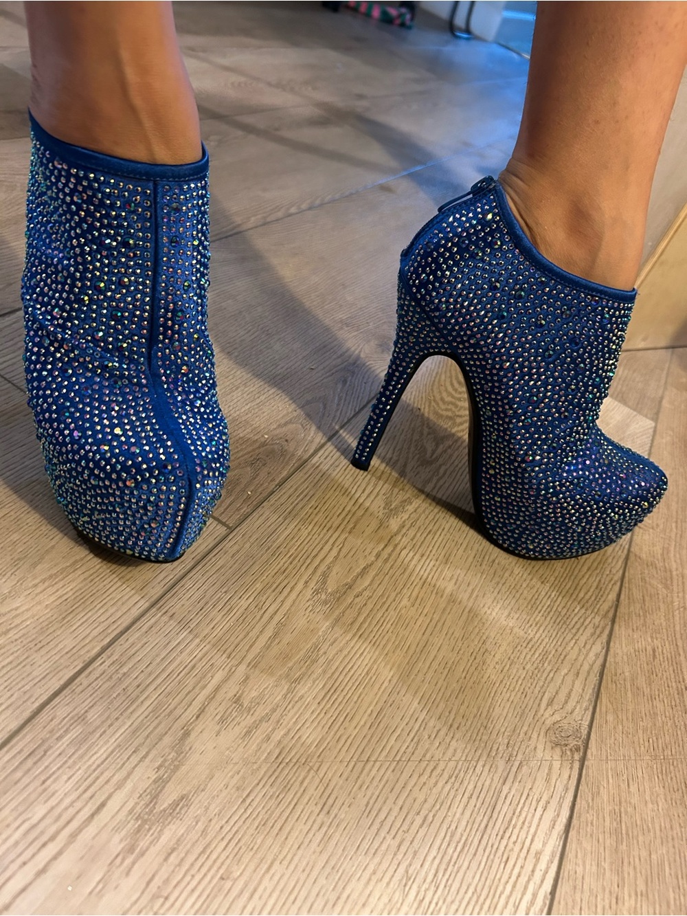 Kiss Kouture Blue Crystal Embellished High Heel Booties NWT size 7.5